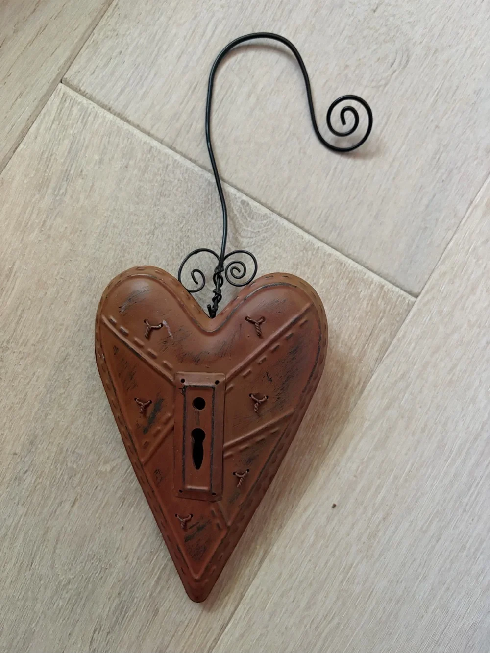 NWOT Rust Red Metal Heart Wall Hanging
